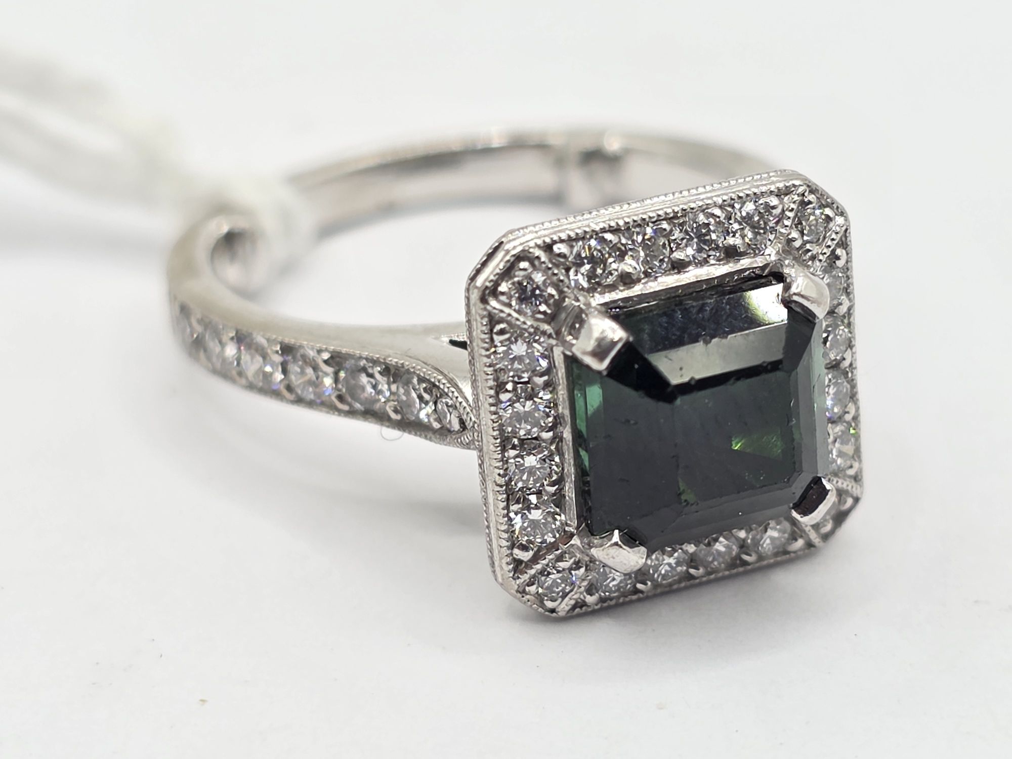 283 · 18CT GOLD TOURMALINE DIAMOND RING