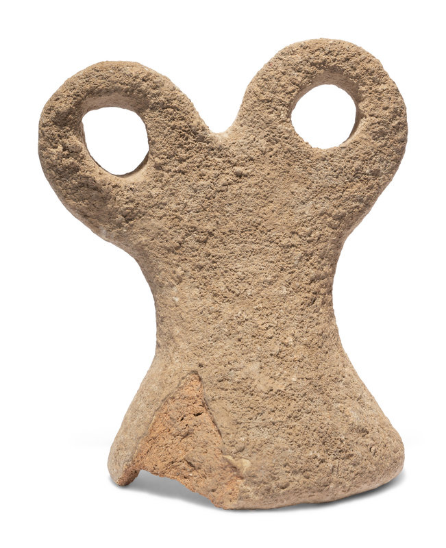 A Syrian Terracotta Spectacle Idol
Height 4 inches (10.2 cm).