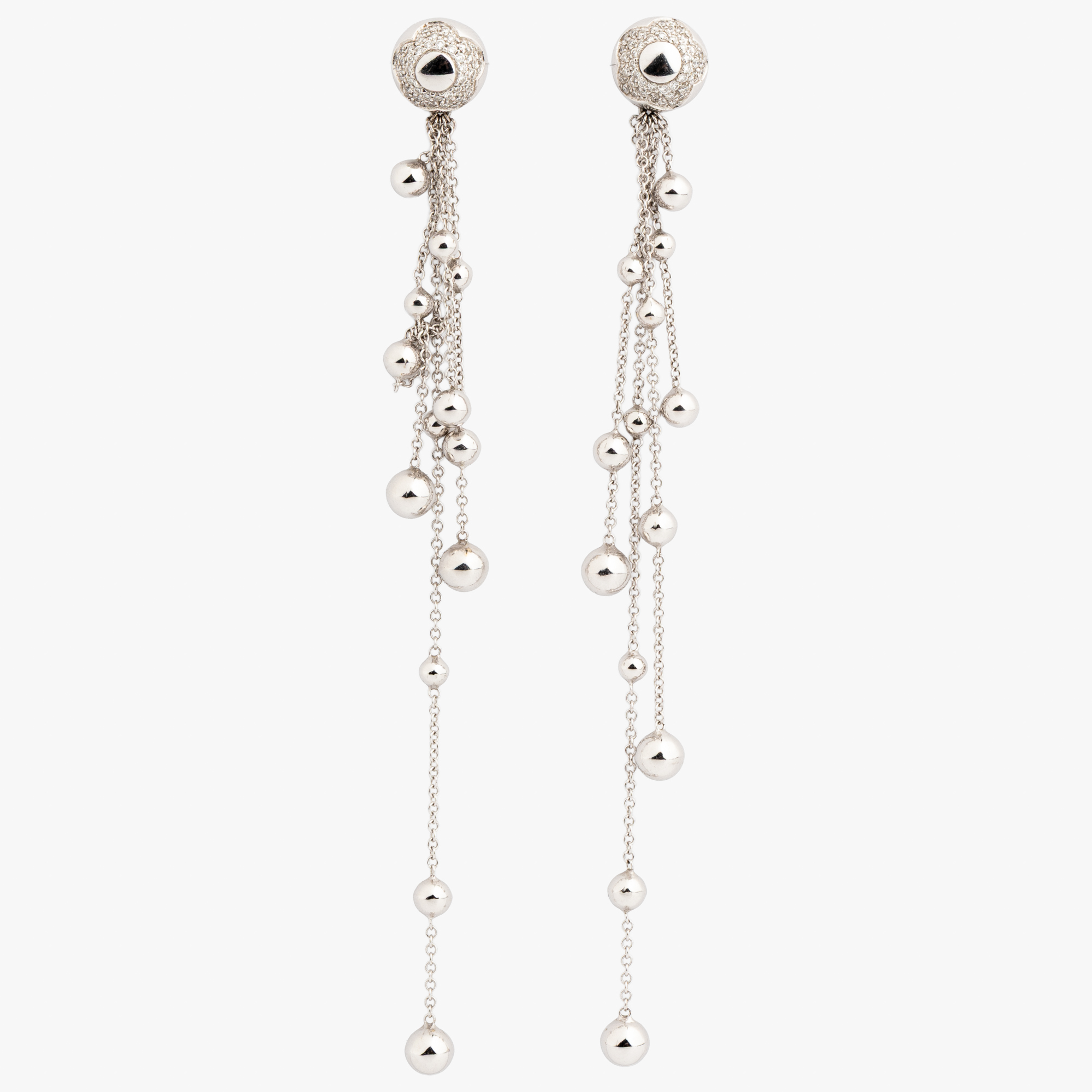 36 · 18ct White Gold Diamond Drop Earrings