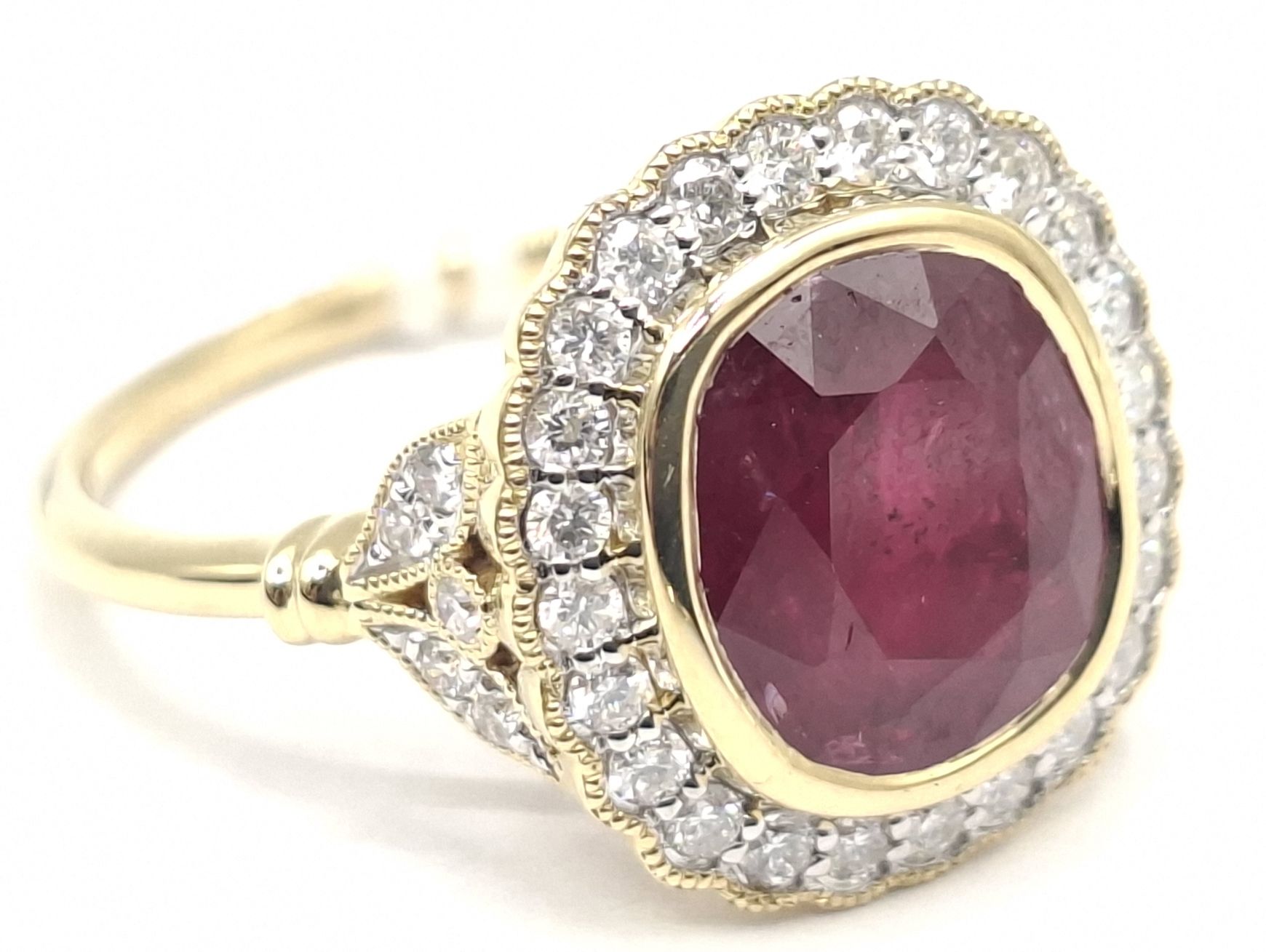 1154 · 9CT GOLD ANTIQUE STYLE RING