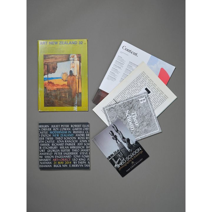 Modern New Zealand publication 'Issue No. 7' [plus]