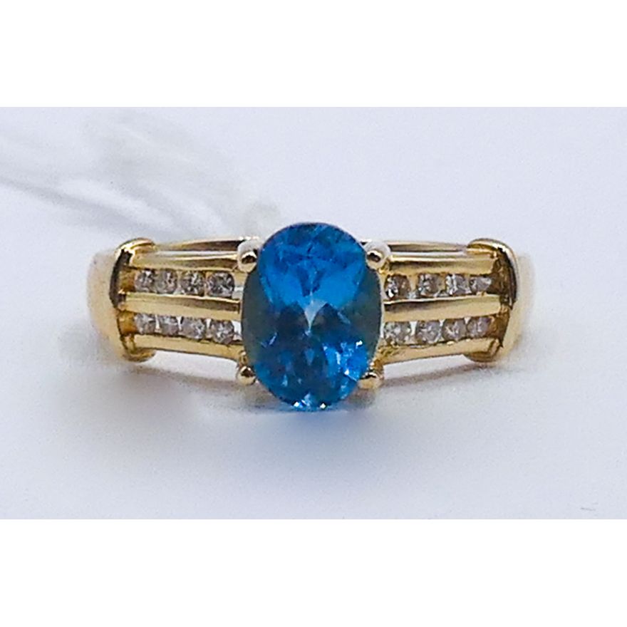 Ladies 14k Blue Topaz & Diamond Ring Size 7 - 3.8 Grams