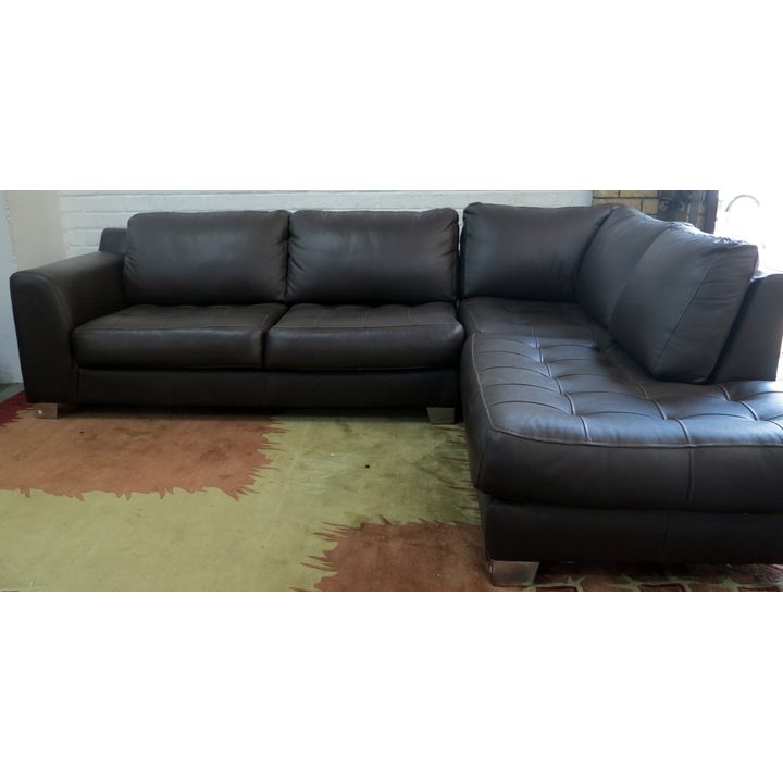 L-SHAPED LOUNGE SUITE