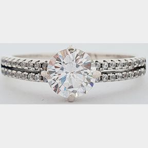 SILVER RING WITH STUNNING CENTRE AND 36 SMALL C.Z ON BAND-51921/289
