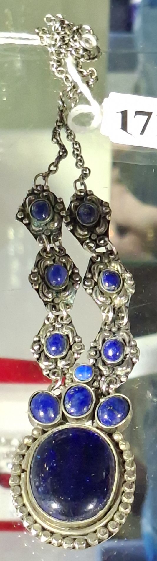 COSTUME NECKLACE