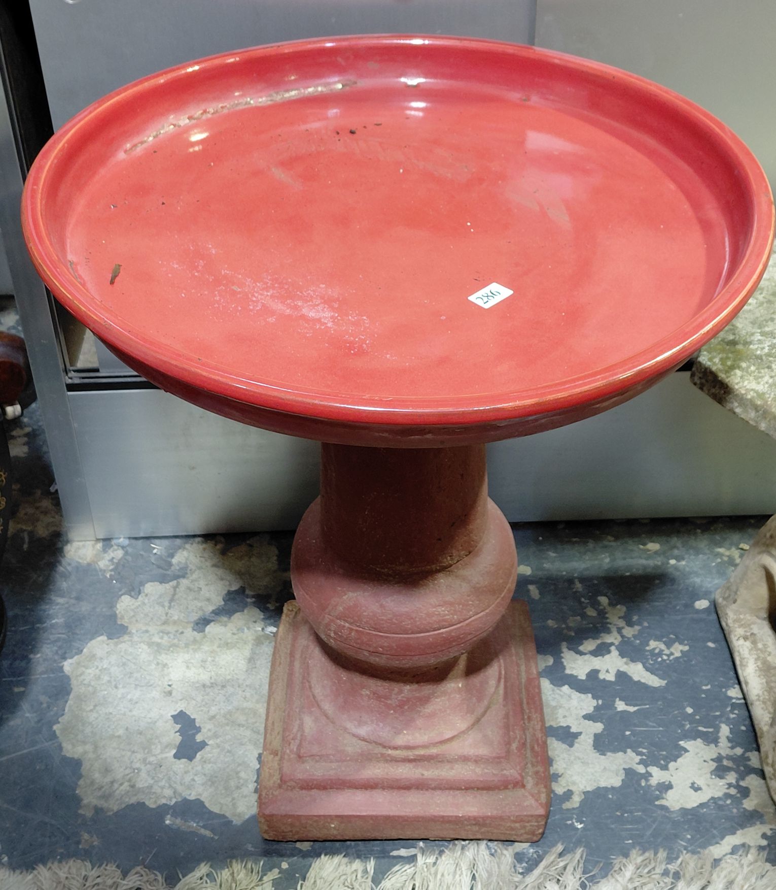 286 · RED BIRD BATH