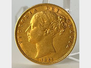 1851 VICTORIA YOUNG HEAD LONDON MINT SHIELD GOLD SOVEREIGN