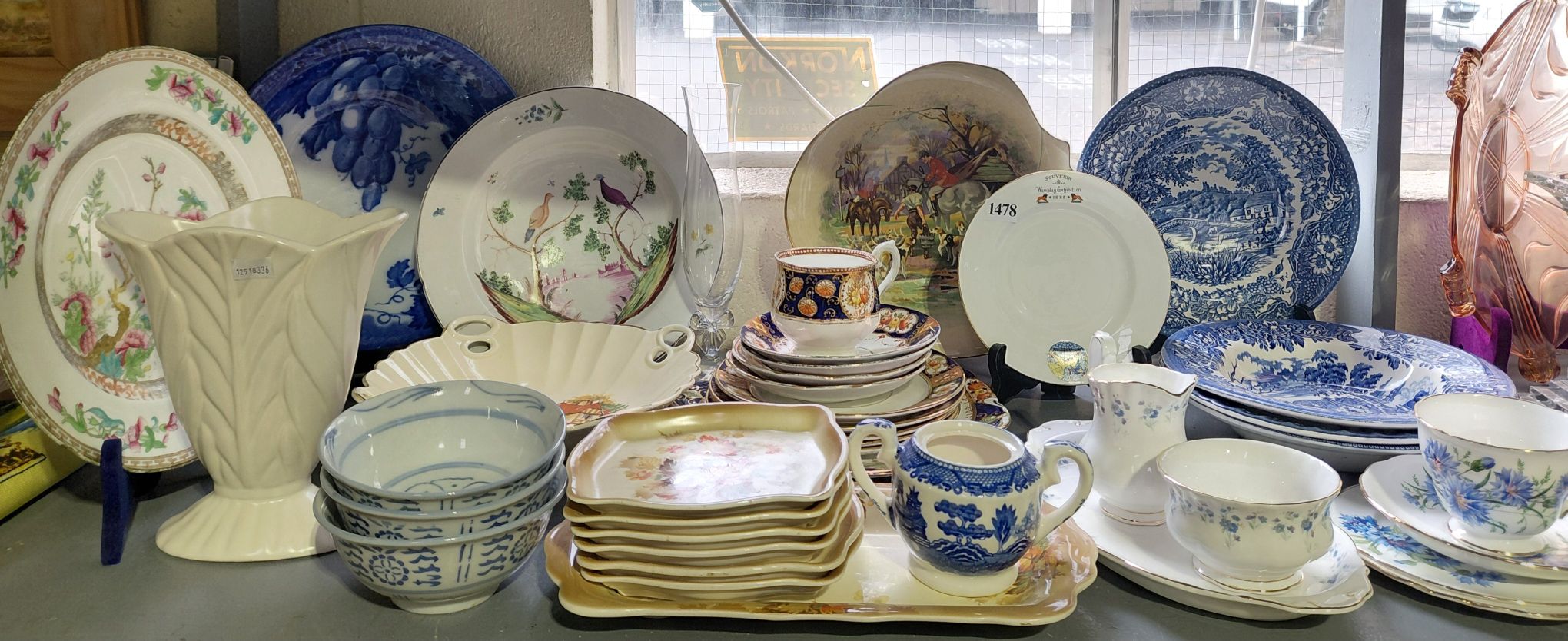 ASSORTED VINTAGE CHINAWARE