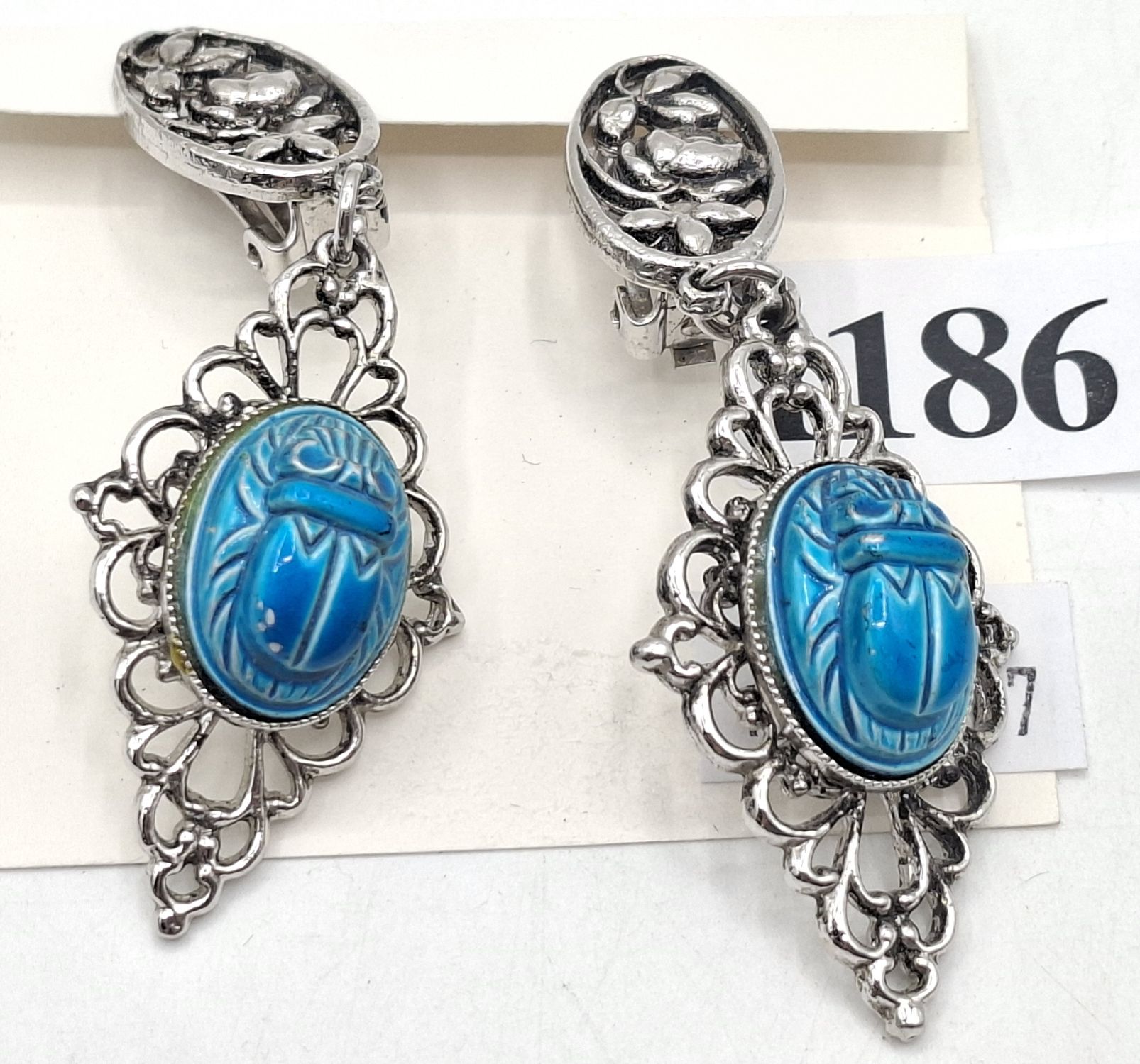 1186 · COSTUME EARRINGS
