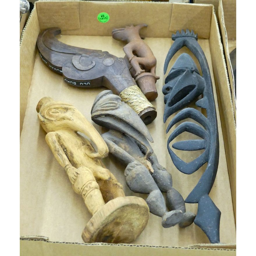 Box Old Sepik River Figure Carvings etc.