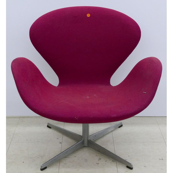 Arne Jacobsen for Fritz Hansen ''Swan'' Chair 30''x30''x26''