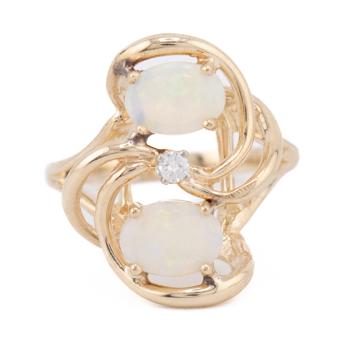 Anillo de ópalos